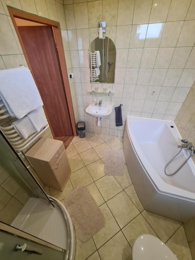 Zajazd Motel Staropolski Pyskowice Esterno foto