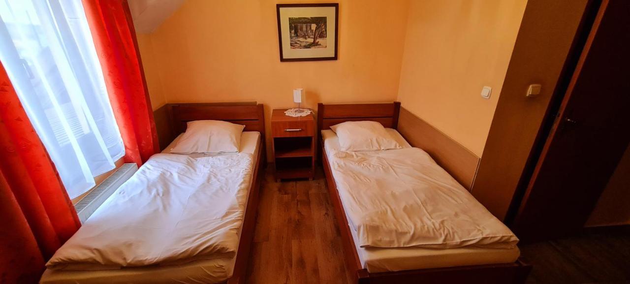 Zajazd Motel Staropolski Pyskowice Esterno foto